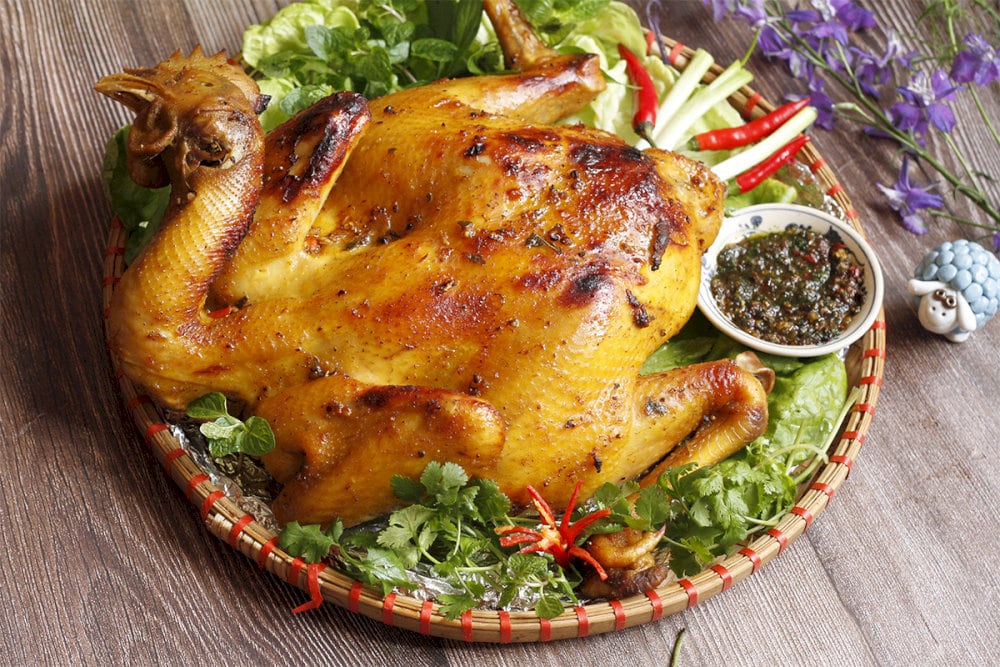 Gà đồi nướng lá mắc mật 